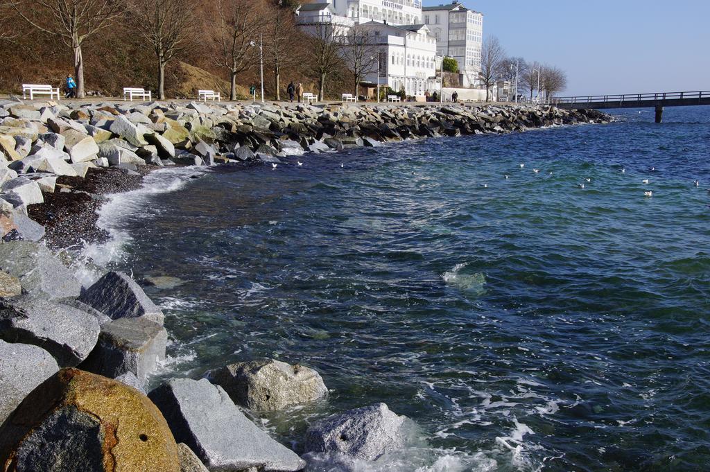 Urlaub Auf Der Insel Ruegen Bergen Auf Rugen Exterior foto